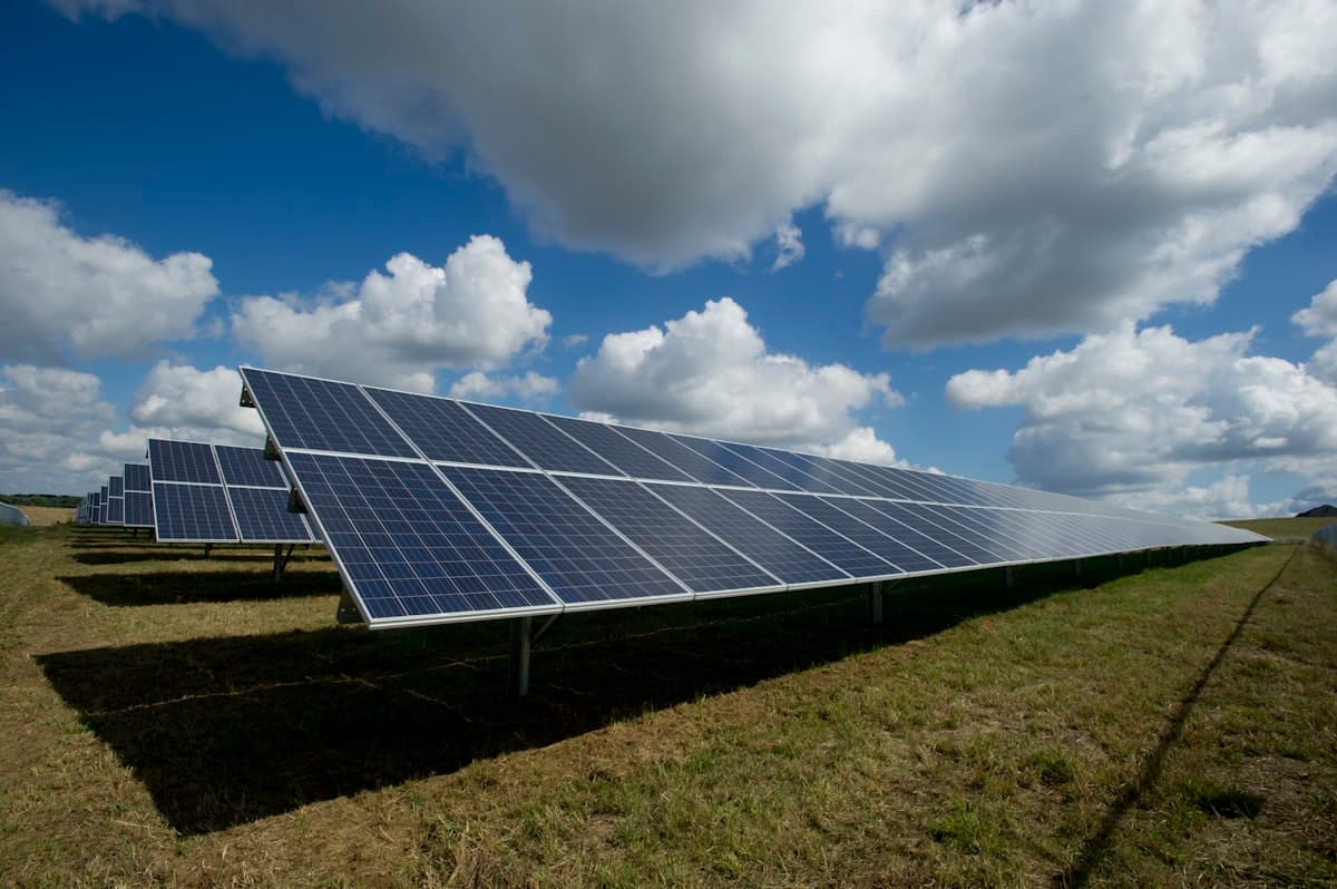 How to Choose the Right Solar Panel Size for Your Home